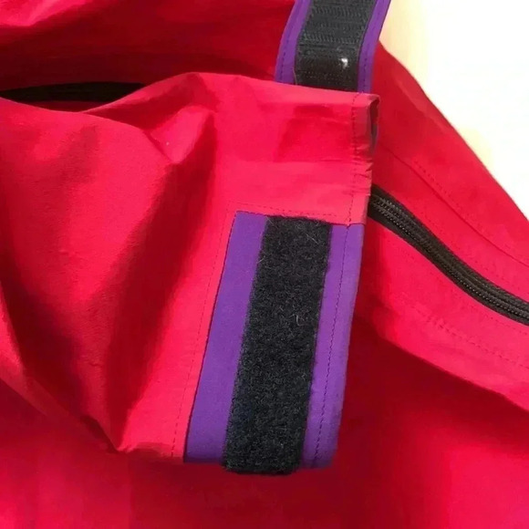 Vintage MEC Men’s Technical Gore-Tex jacket, under arm  venting, Velcro cuffs - Picture 11 of 12